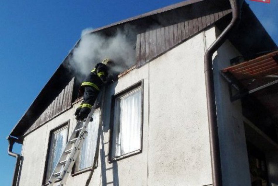 Ilustračný obrázok k článku Požiar domu napáchal riadne škody: Najmenej v hodnote 10-tisíc eur!