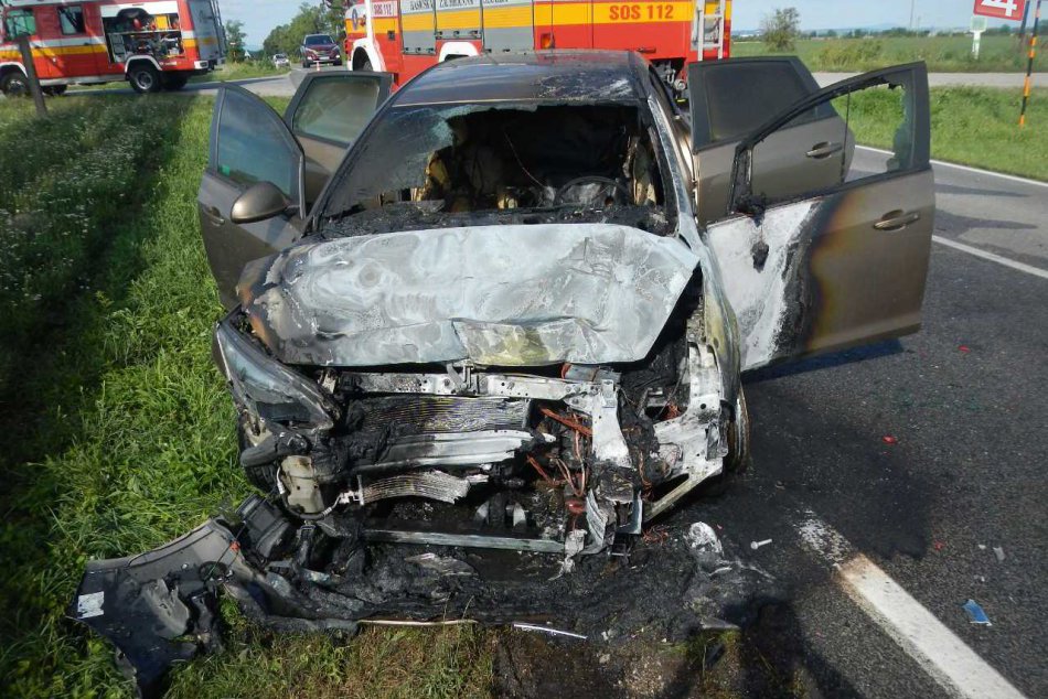 Ilustračný obrázok k článku Mrazivé chvíle pri Trnave: Najskôr nehoda, potom požiar auta! FOTO