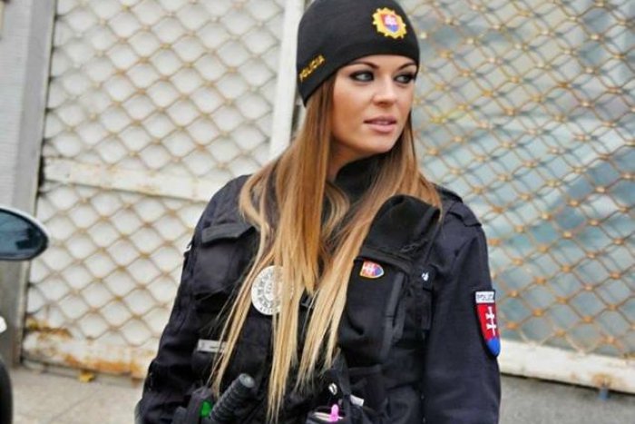Ilustračný obrázok k článku Policajtka Lenka z Trnavy: Je to úžasná práca, išla by som do toho znova! VIDEO
