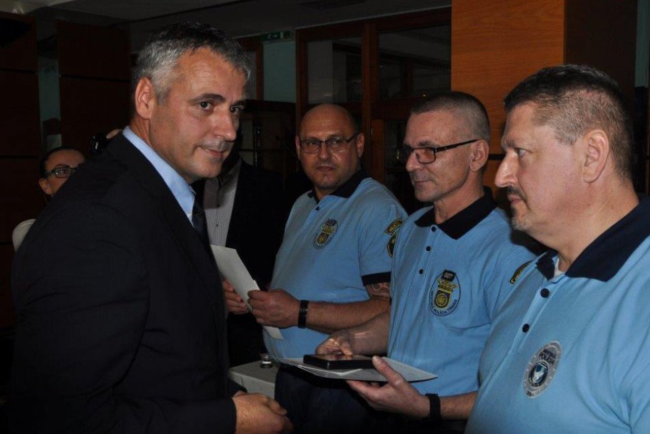 OBRAZOM: Ocenenie za záchranu života si prevzali aj trnavskí policajti