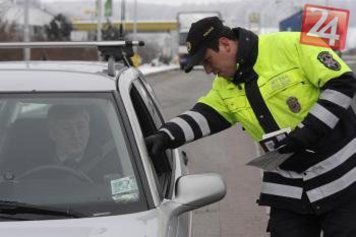 Ilustračný obrázok k článku Opitý Srb (28) za volantom: Nafúkal takmer dve promile, polícia sa zameria na alkohol