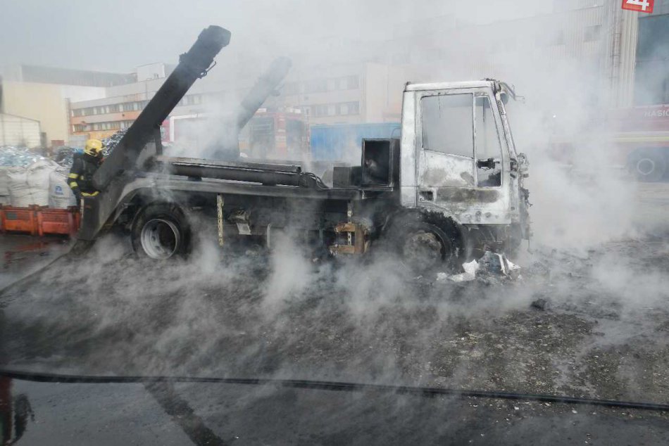 Ilustračný obrázok k článku K požiaru vozidiel v Trnave boli povolaní hasiči: FOTO priamo z miesta