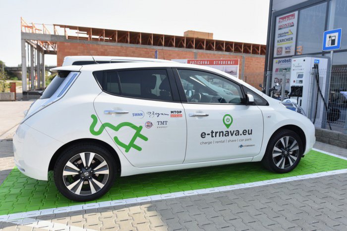 Ilustračný obrázok k článku Elektromobily majú v Trnave odklepnuté výhody: A dajú sa aj požičať, FOTO