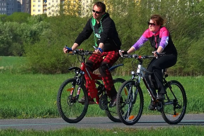 Ilustračný obrázok k článku Nová cyklotrasa na Hlbokej je spojazdená: Mesto pokračuje v budovaní ďalšej trasy