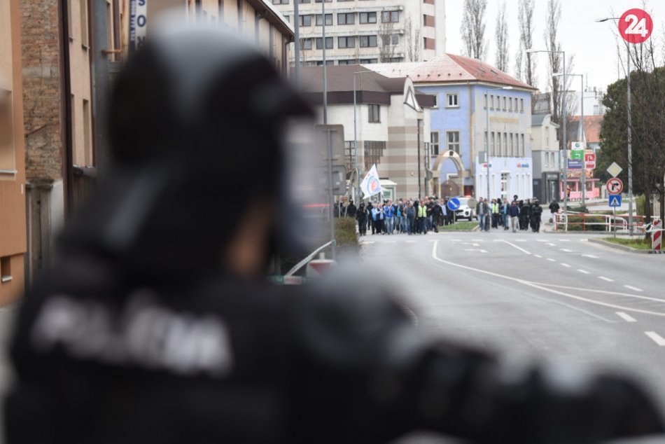 Ilustračný obrázok k článku Záťažový test pre Trnavu: Polícia sa intenzívne pripravuje na piatkový futbal