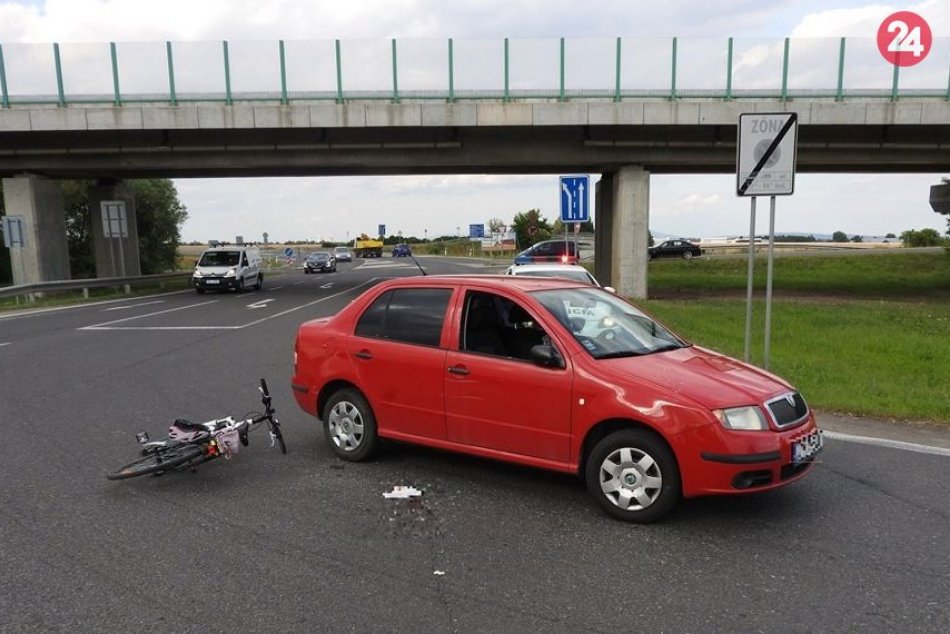 Ilustračný obrázok k článku Auto vrazilo do cyklistky: Polícia hľadá svedkov nehody, FOTO
