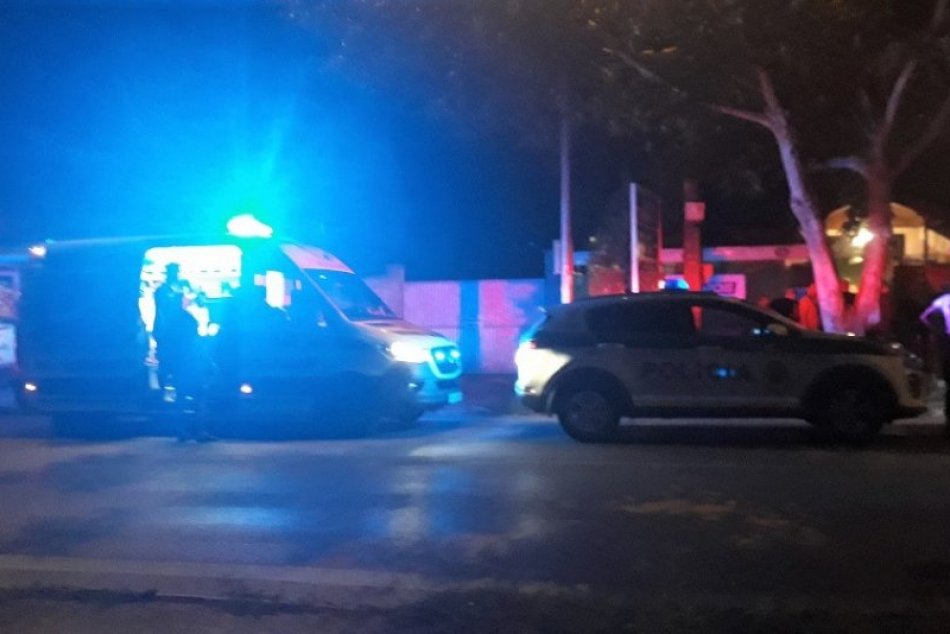 Ilustračný obrázok k článku V piatok večer zasahovali v trnavskom pohostinstve tri policajné autá, FOTO