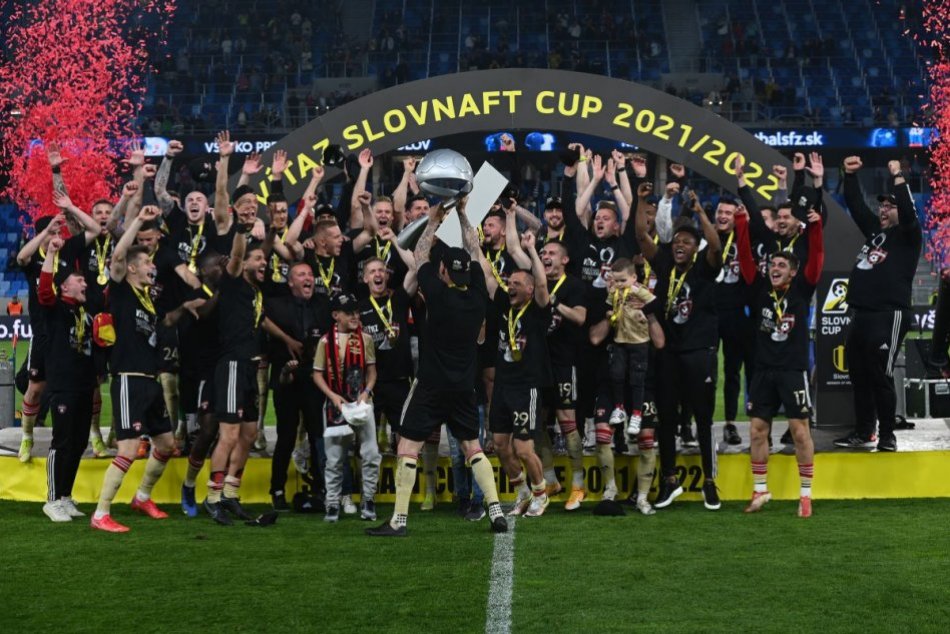 Ilustračný obrázok k článku Žreb rozhodol: Vo finále Slovnaft Cupu sa môžu opäť stretnúť Spartak Trnava a Slovan