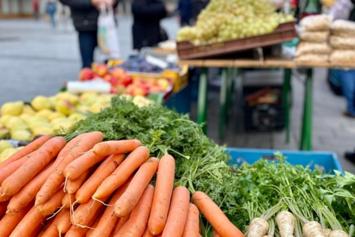 Ilustračný obrázok k článku Klasický Mestský trh počas jarmoku nebude: Stánky so zeleninou nájdete inde