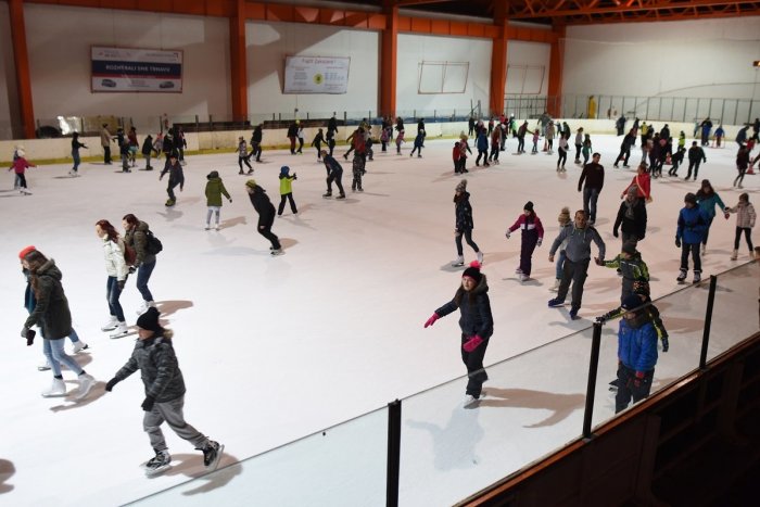 Ilustračný obrázok k článku Chystáte sa cez víkend športovať? Čas verejného korčuľovania museli UPRAVIŤ!