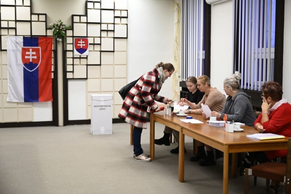 Ilustračný obrázok k článku V Trnave bolo referendum pokojné: 25 okrskov otvorili načas