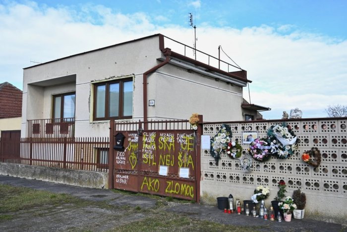 Ilustračný obrázok k článku Kuciakov dom začínajú BÚRAŤ: Na jeho mieste vyrastie Pamätník slobody slova