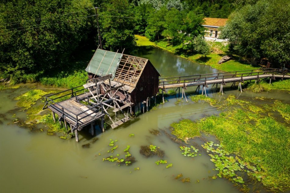 Vzácnu pamiatku zachránia: Začala sa rekonštrukcia vodného mlyna v  Tomášikove, FOTO