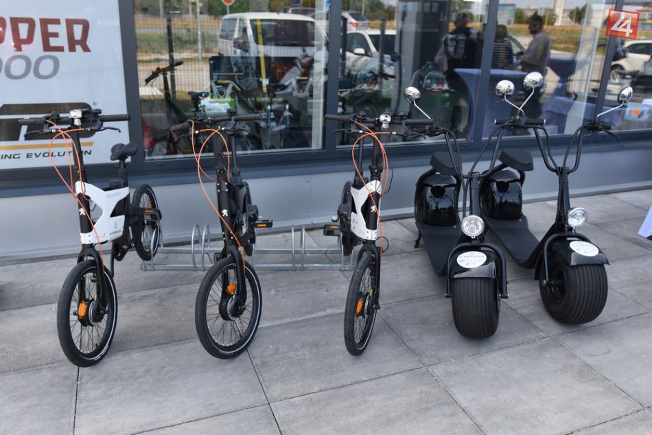 OBRAZOM: V Trnave sa dajú požičať elektromobily