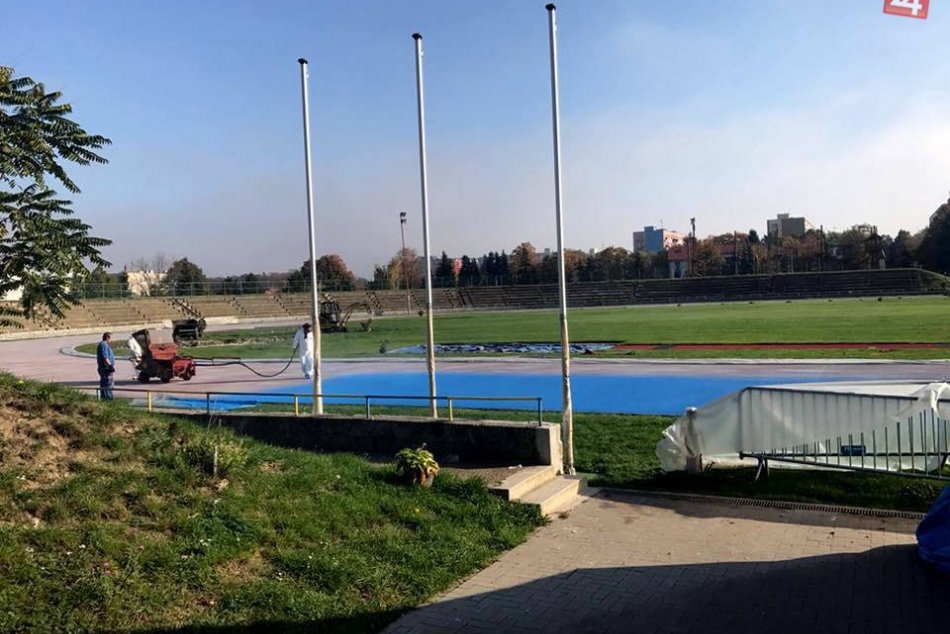 FOTO: Mestský Atletický štadión v Trnave v modrej premiére